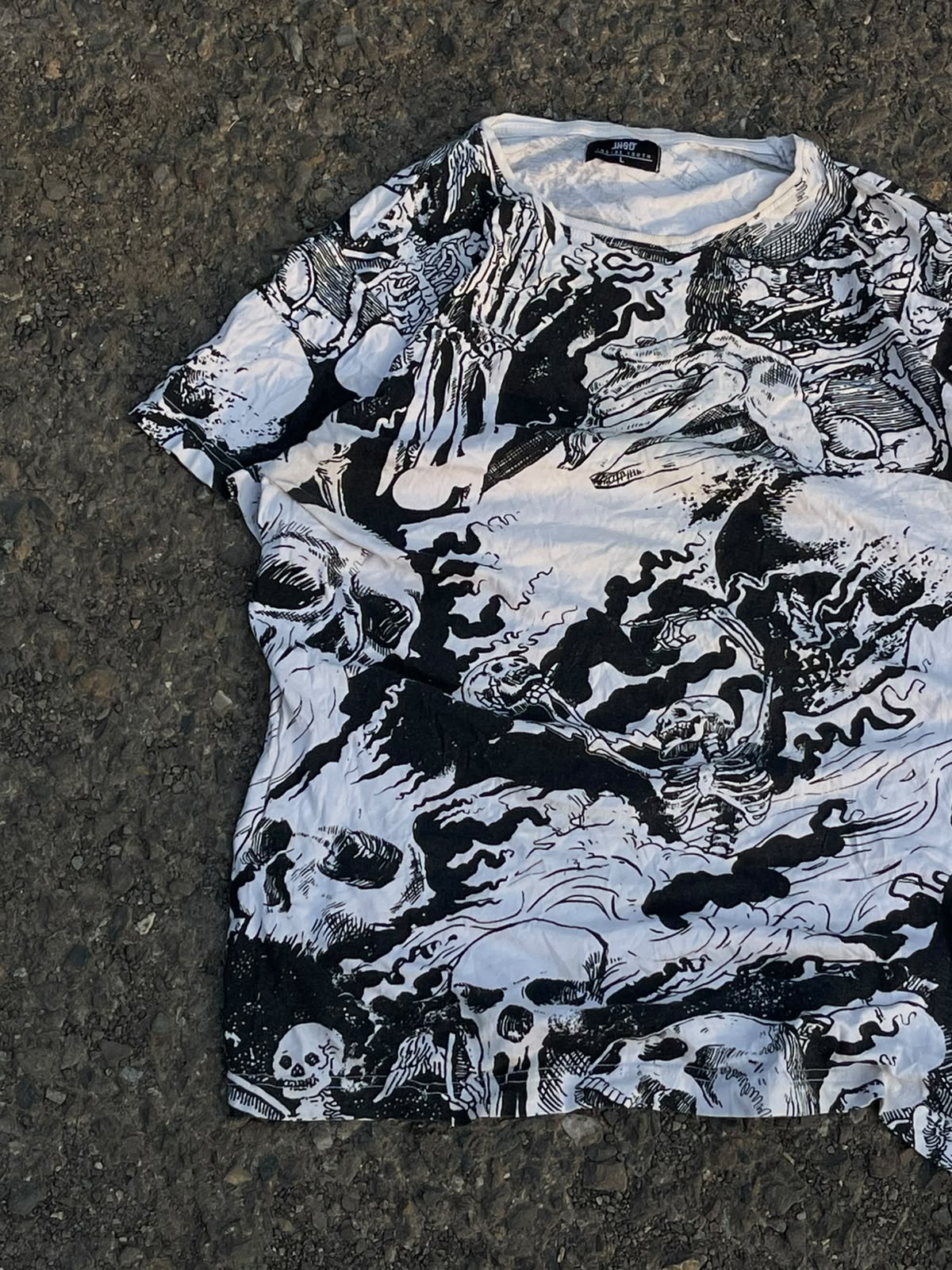 Vintage 90s Goth/Alt Skull Tee