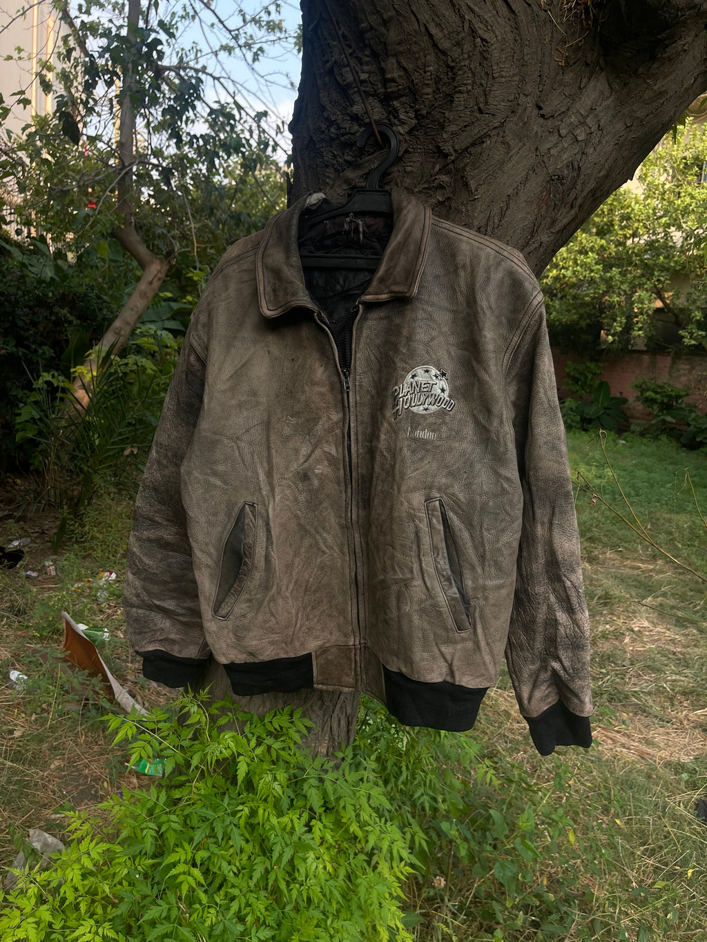 Extremely extremely rare washed cowhide genuine leather late 90s Planet Hollywood gull grain leather jacket