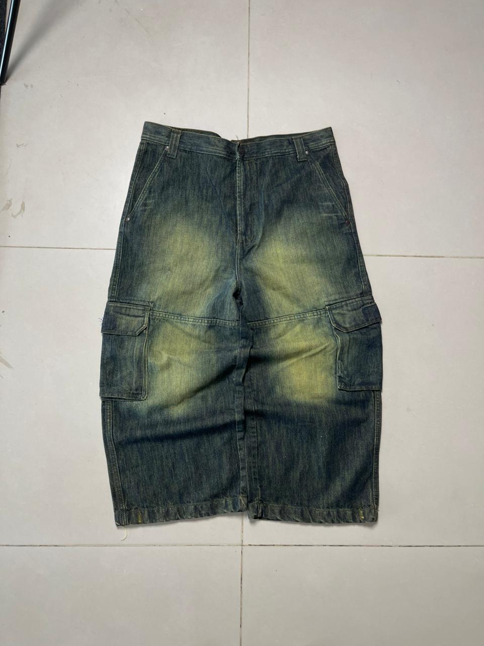 Vintage wahsed 2000s jorts