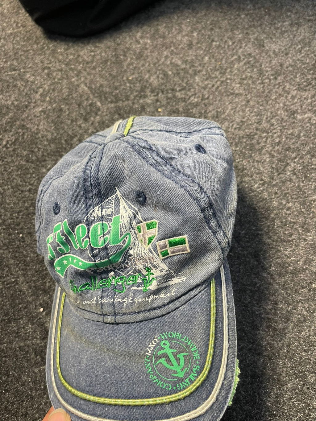Vintage 1990s graphic cap