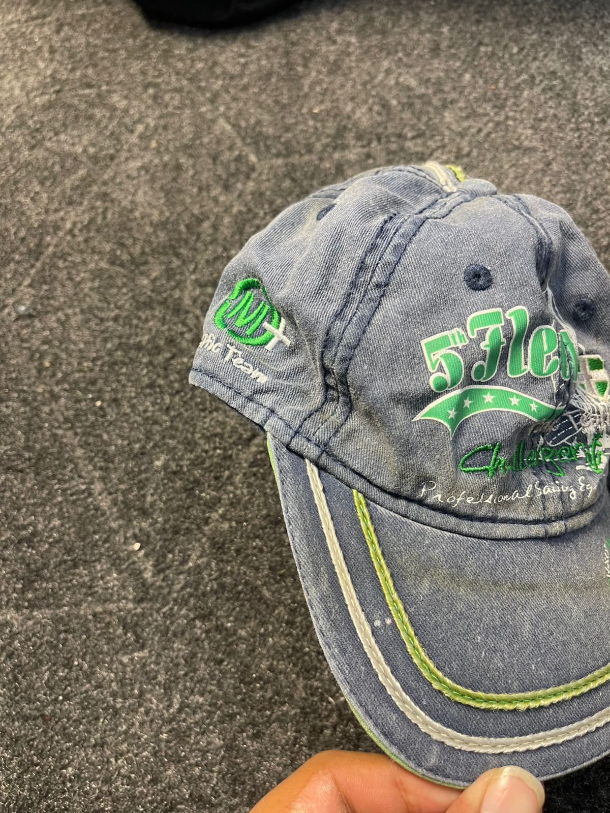 Vintage 1990s graphic cap