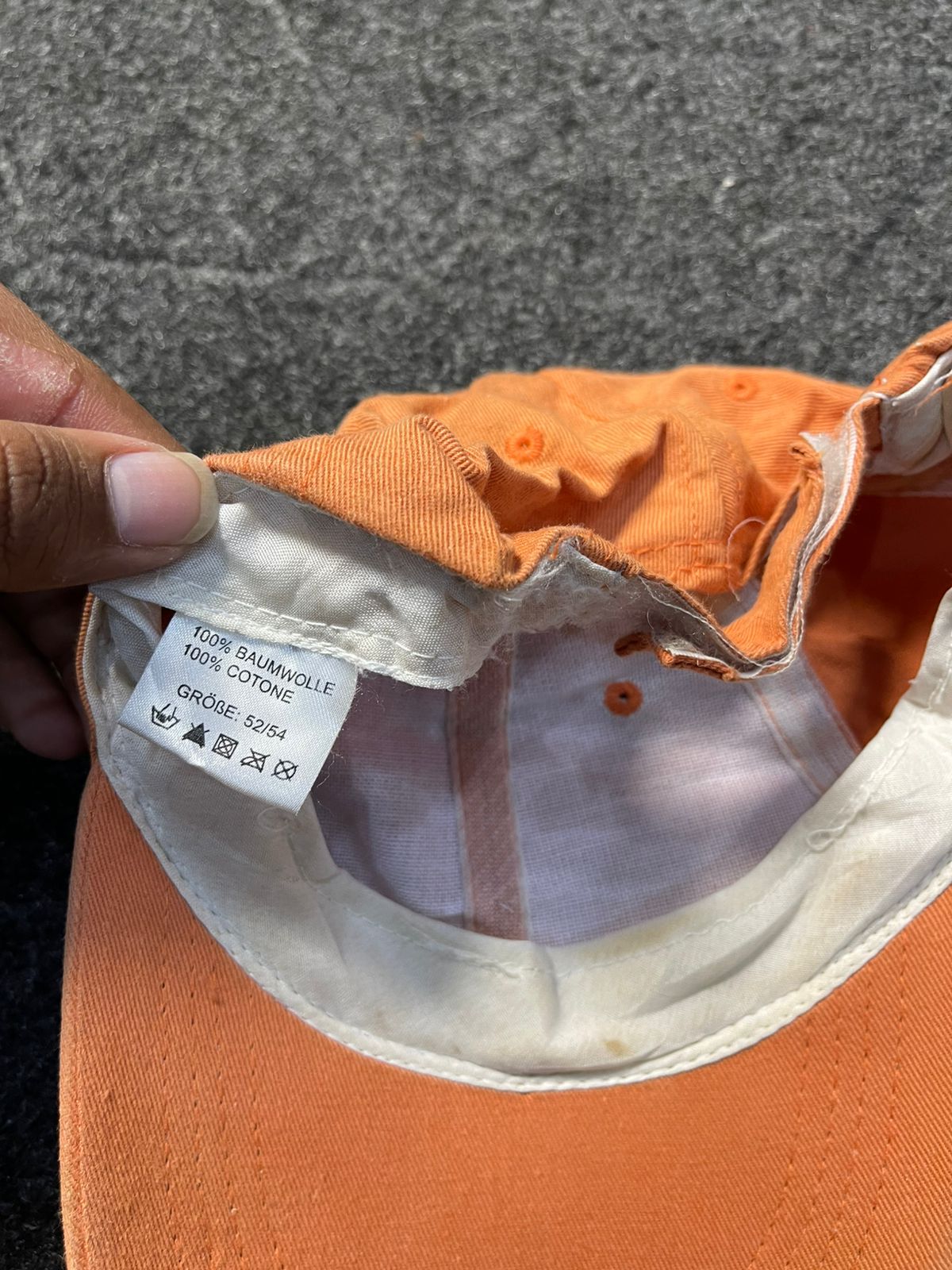 Basic performative orange cap