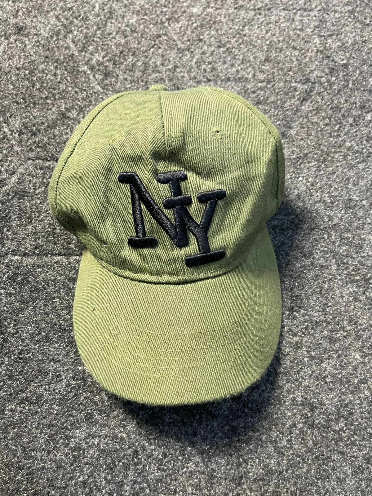 Vintage ny olive cap