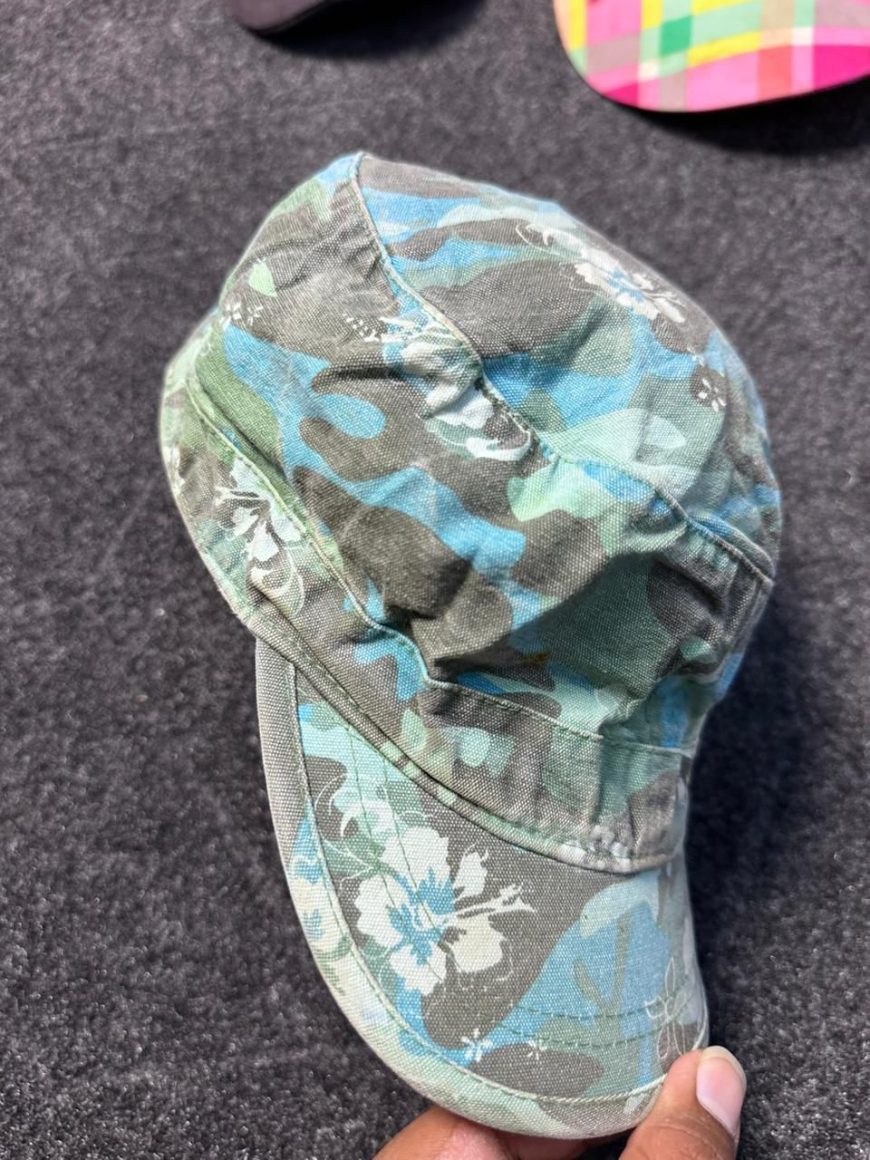 Vintage camo blossom cap