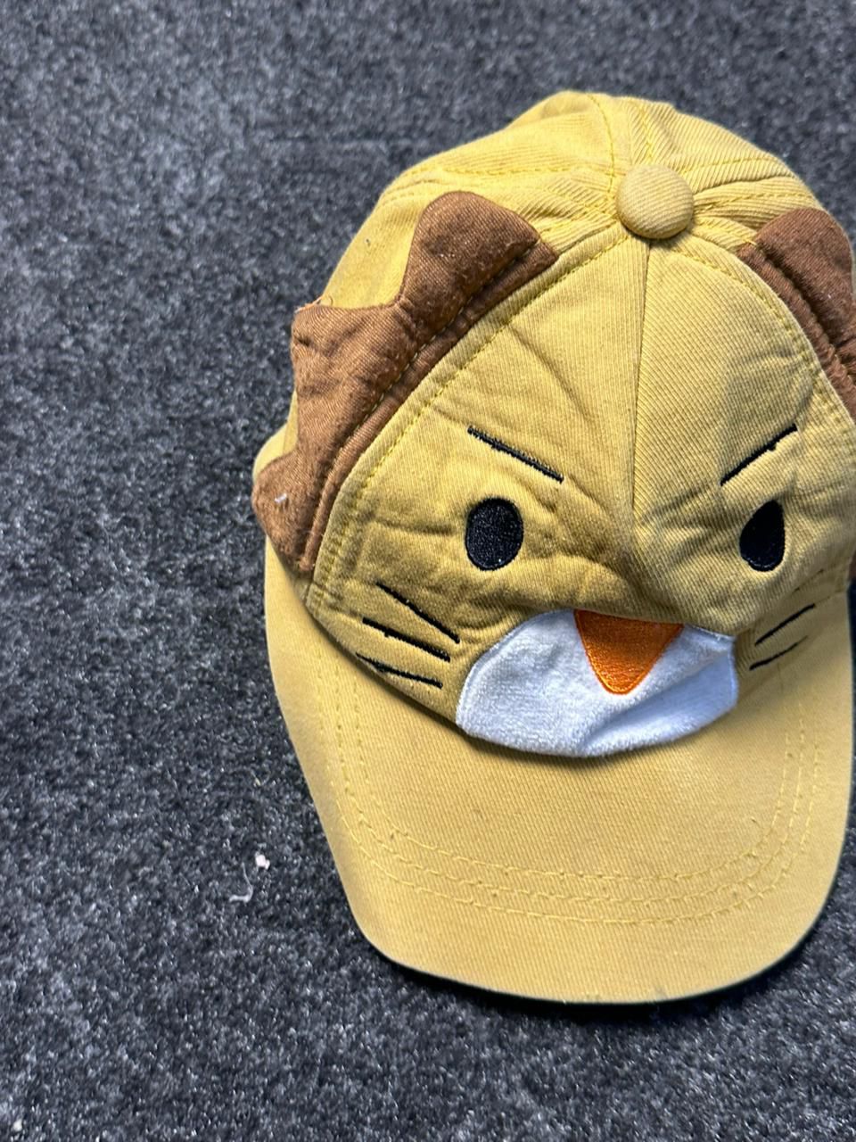 Lion cap