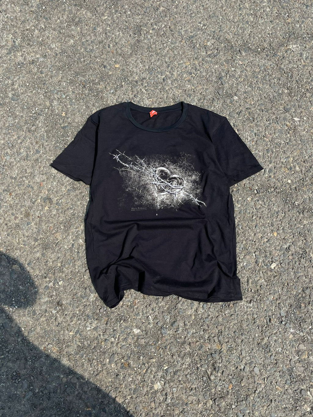 Black romance graphic tee