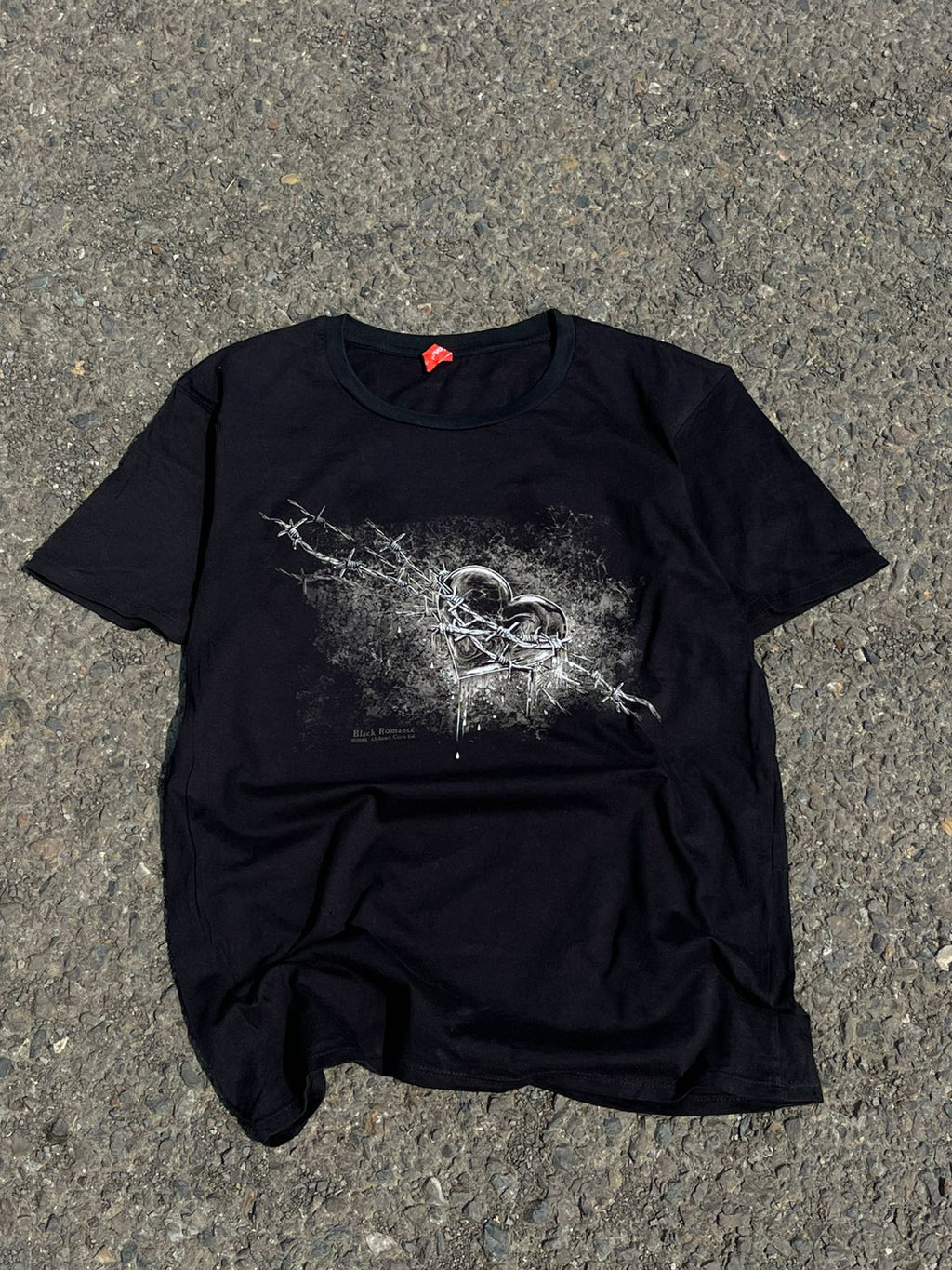 Black romance graphic tee