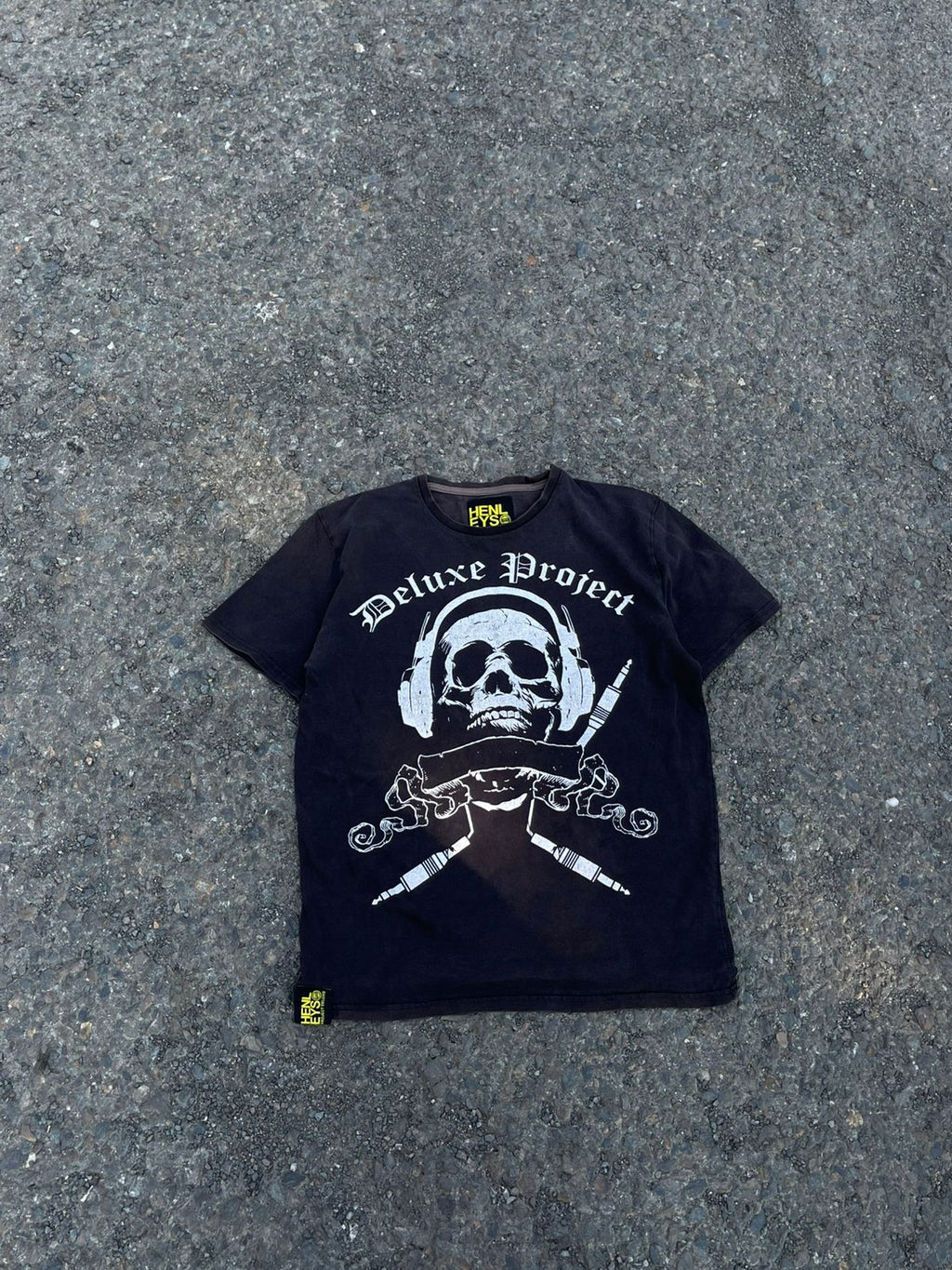 Deluxe project vintage mid 2000s tee