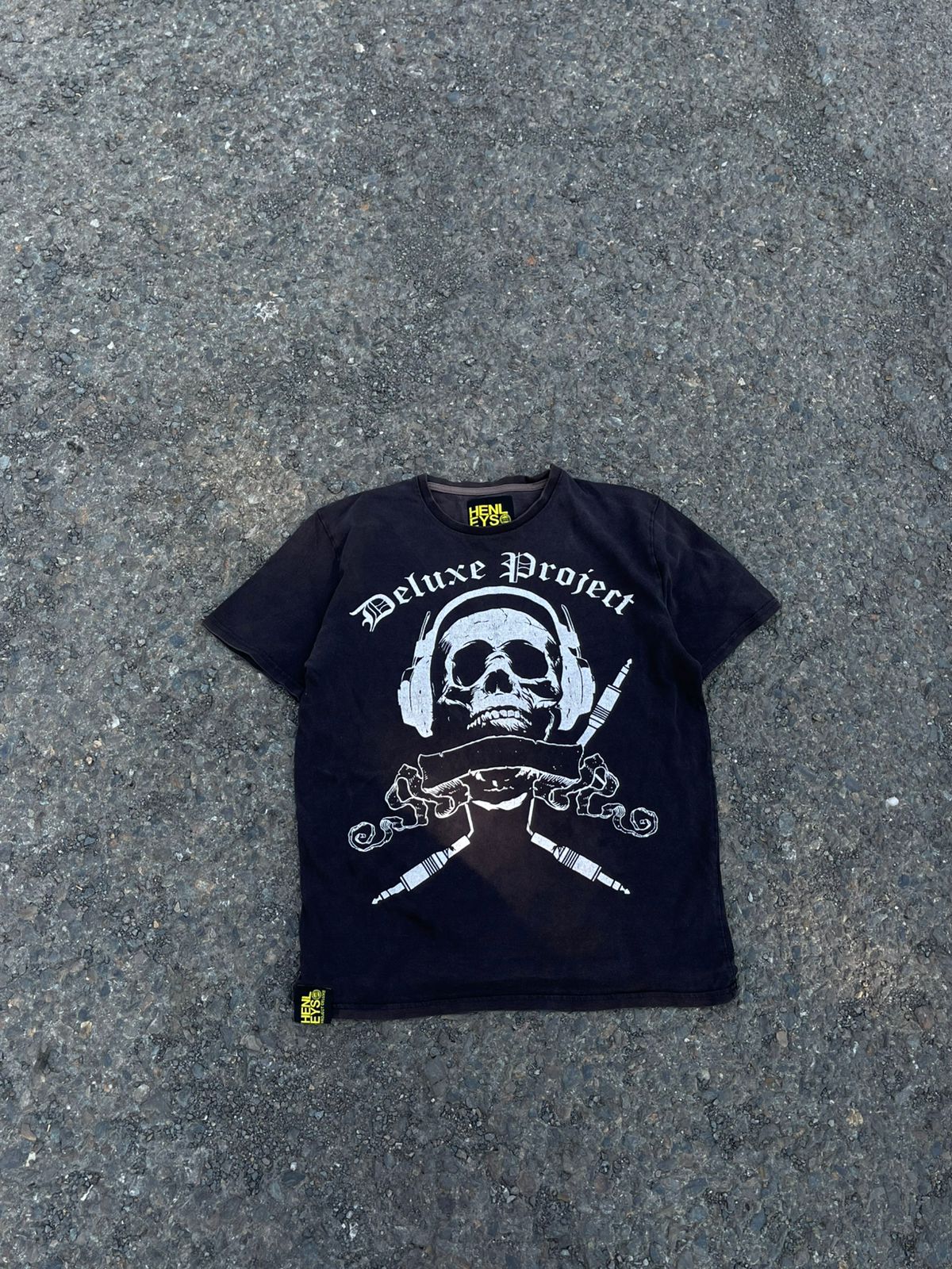 Deluxe project vintage mid 2000s tee