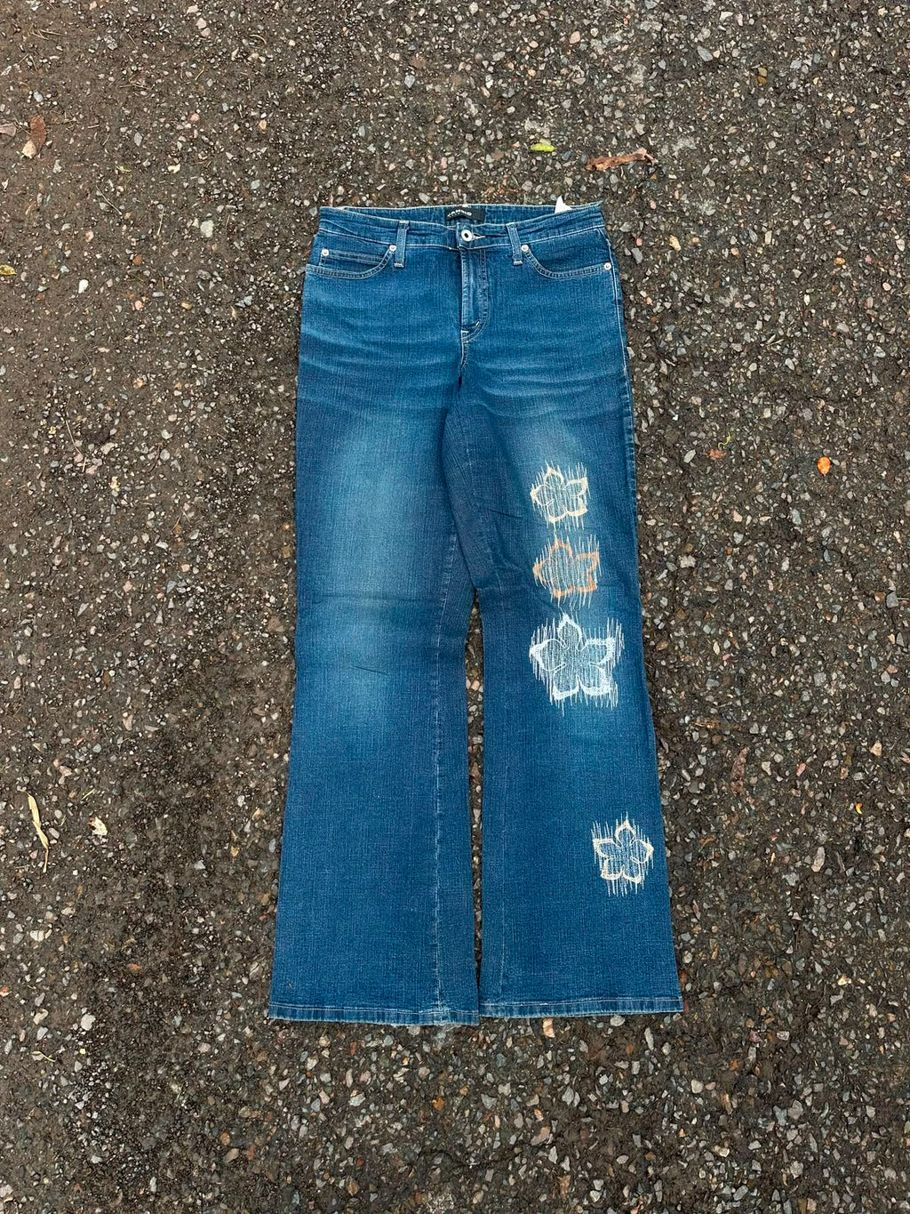 Vintage &nbsp;bootcut embroided denim