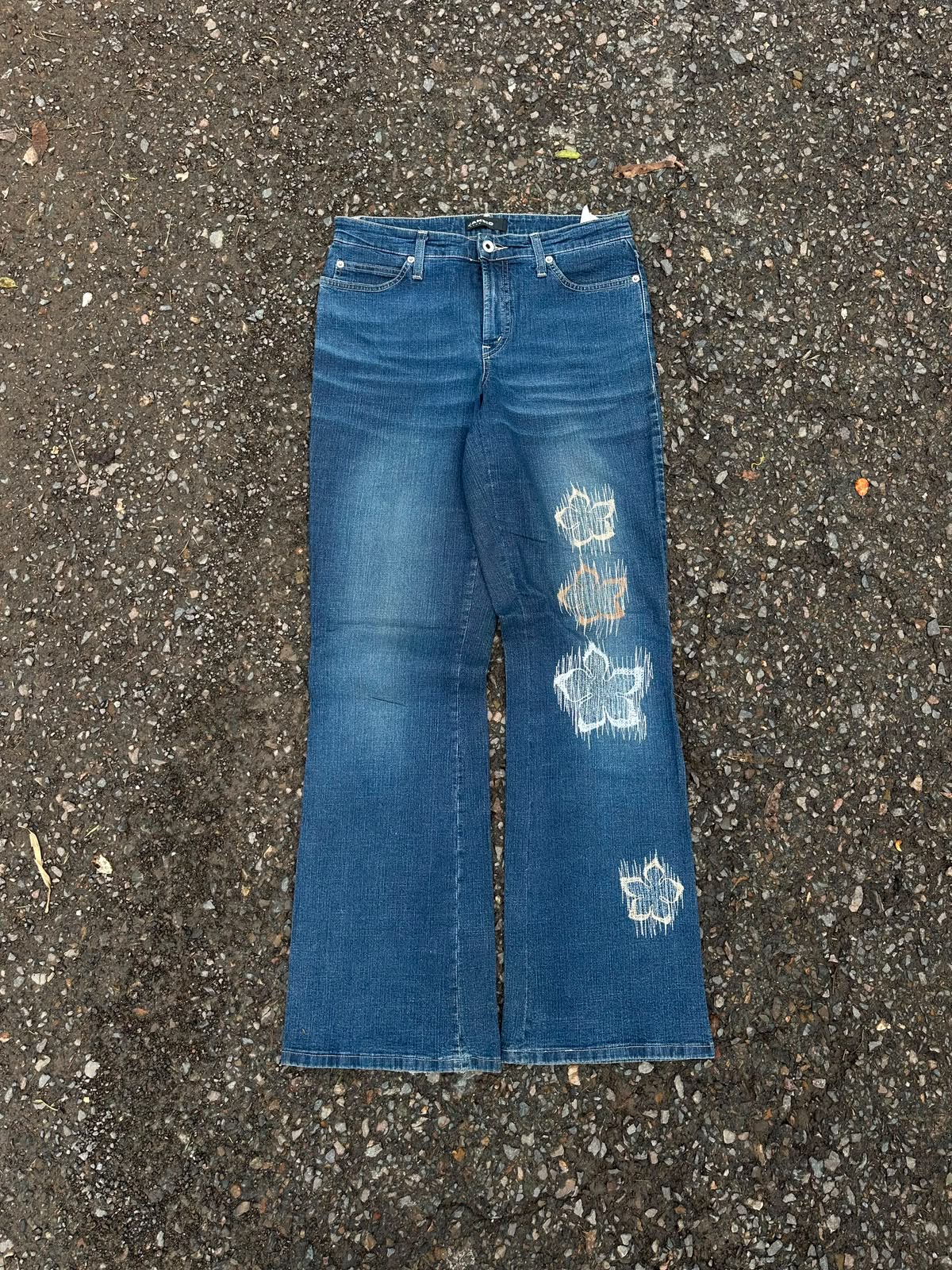 Vintage &nbsp;bootcut embroided denim