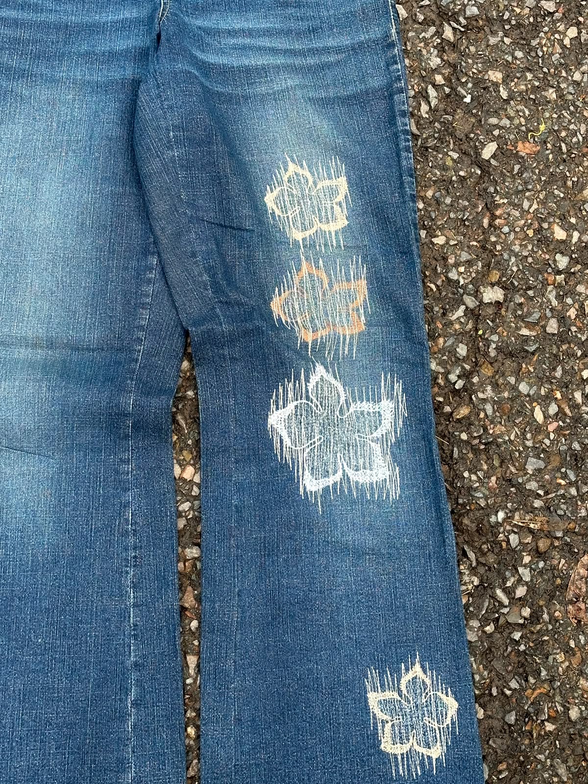 Vintage &nbsp;bootcut embroided denim