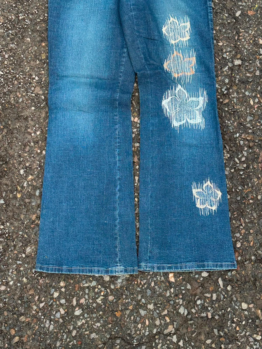 Vintage &nbsp;bootcut embroided denim