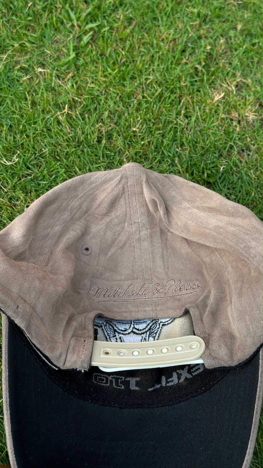 Mitchel & Ness Vintage Suede Cap
