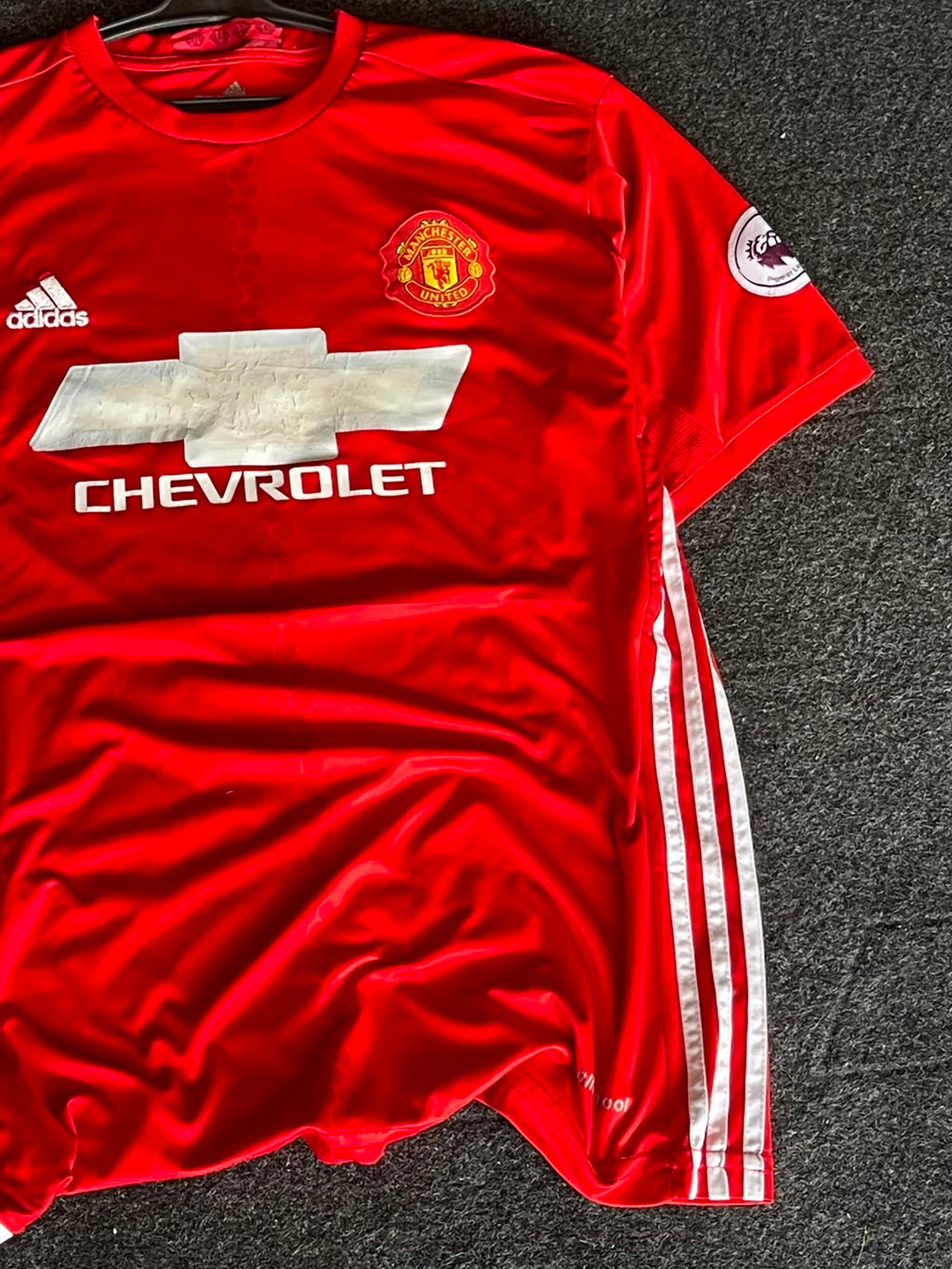 Man united 2016-17 home jersey