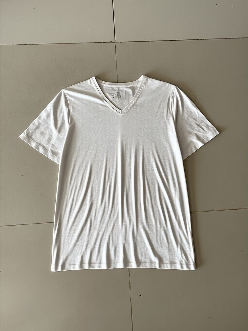 V Neck Essential White Tee