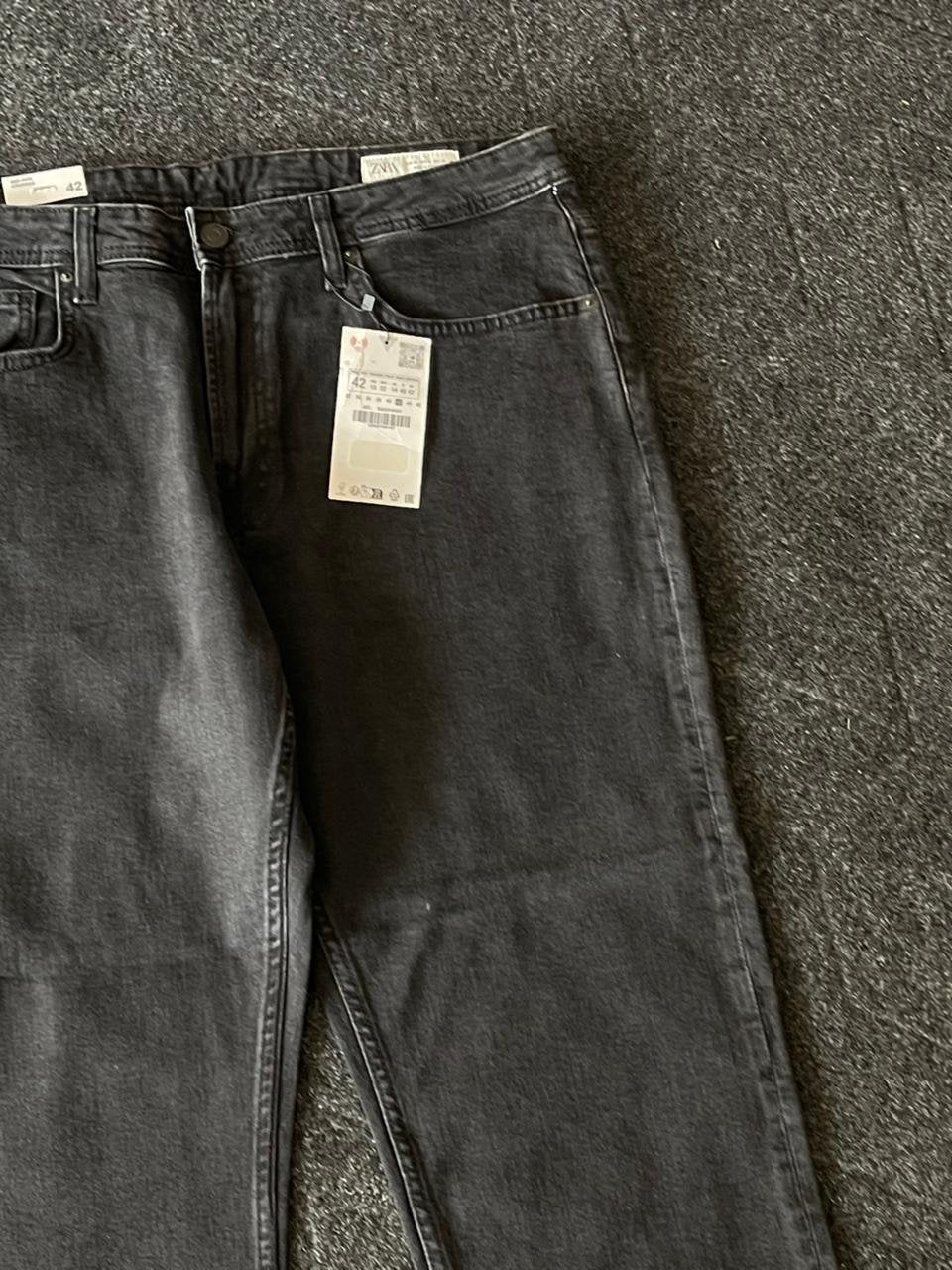 Zara Mid Rise Baggy Straight Fit (Cropped)