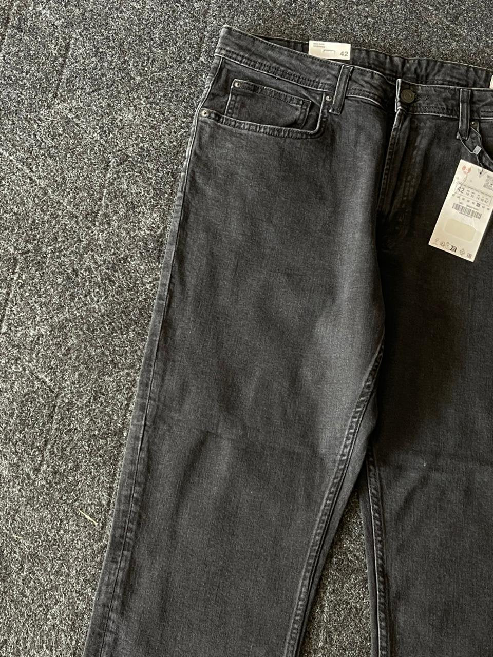 Zara Mid Rise Baggy Straight Fit (Cropped)