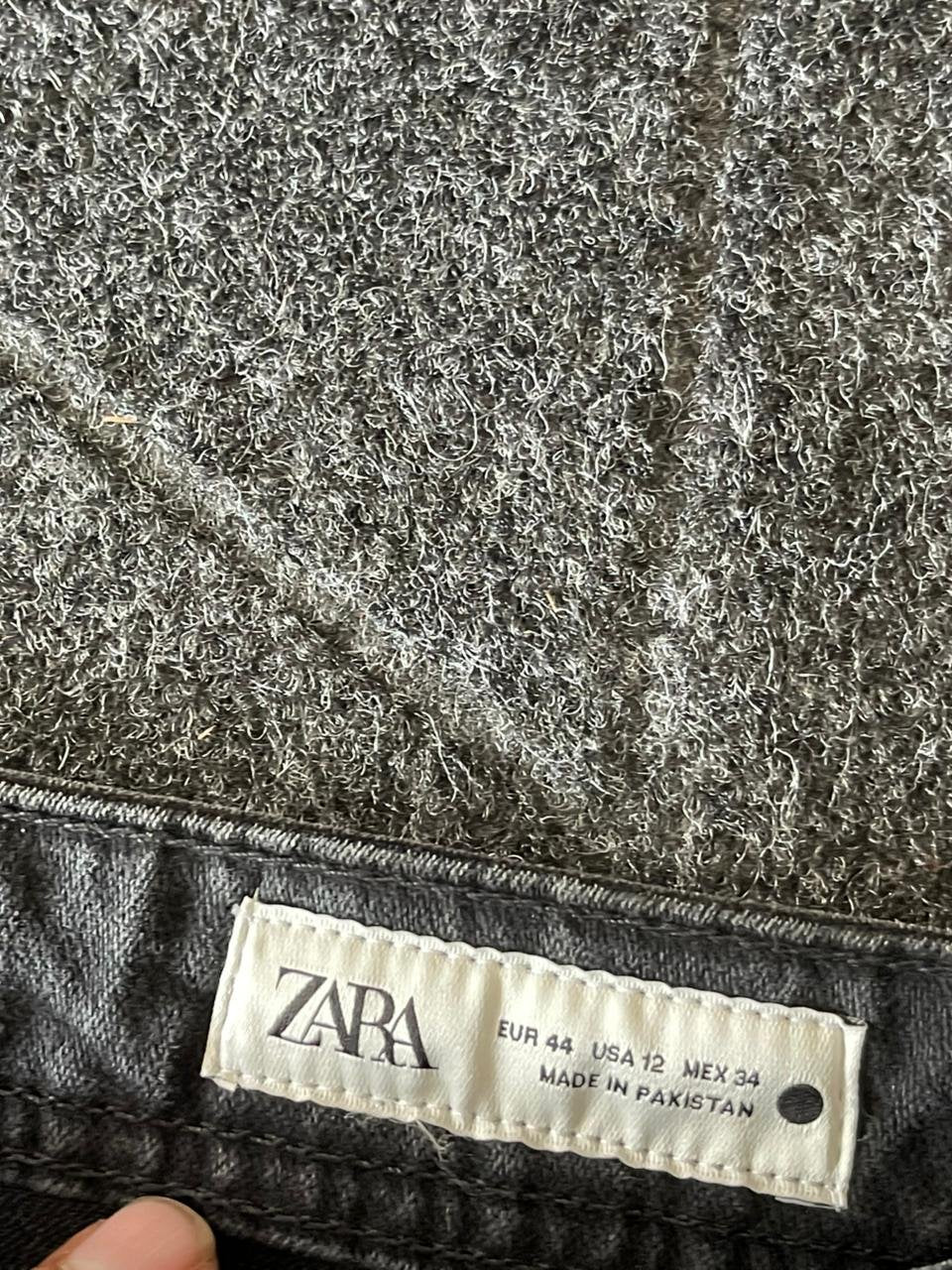 Zara Mid Rise Baggy Straight Fit (Cropped)