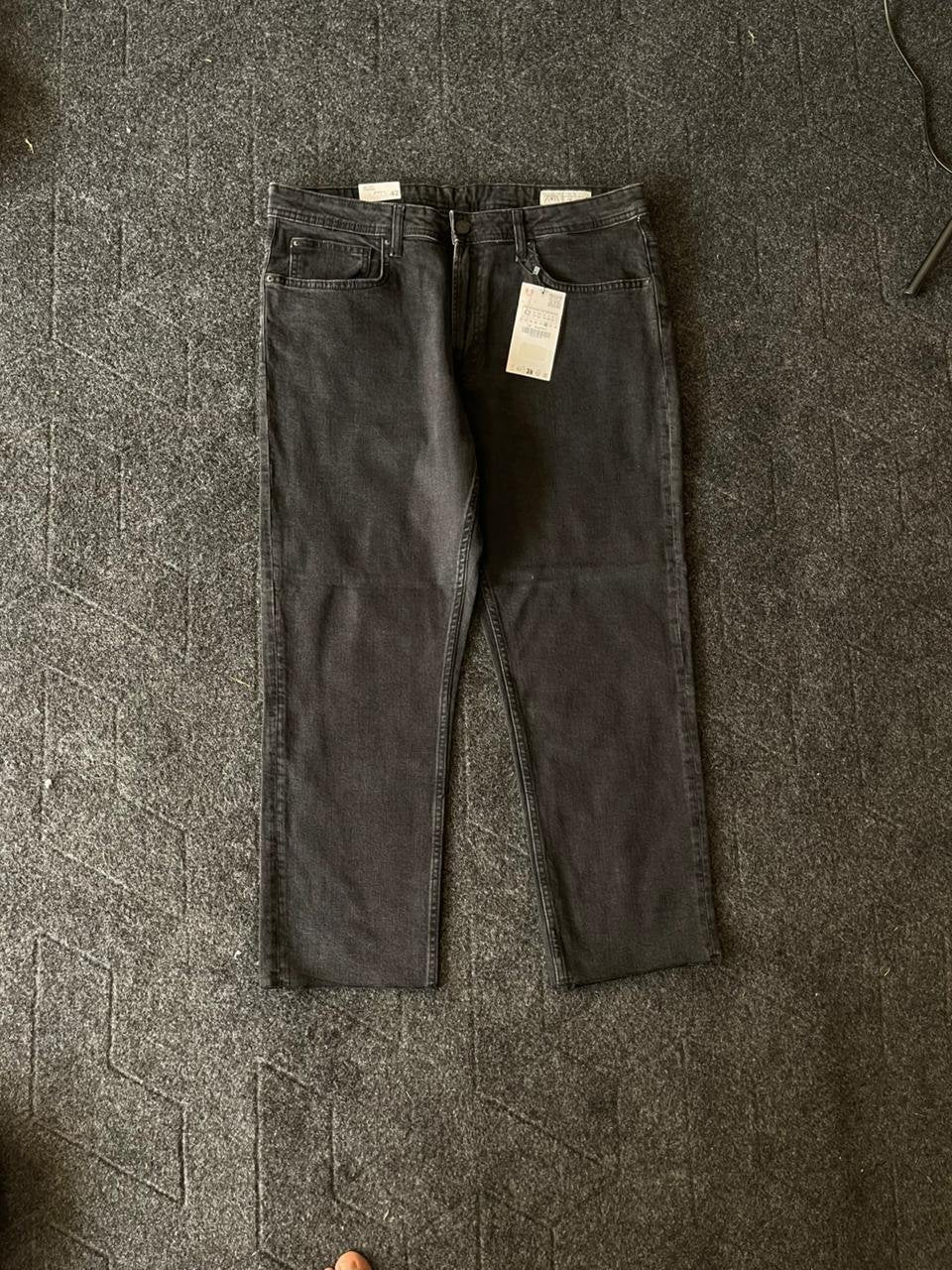 Zara Mid Rise Baggy Straight Fit (Cropped)